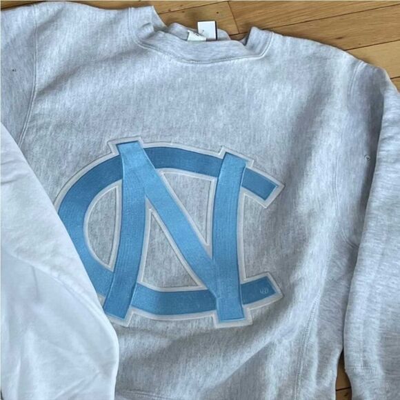 Vintage CN Sweatshirt - Picture 2 of 11